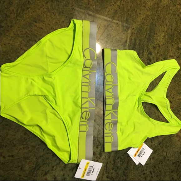 Calvin Klein Bra And Underwear Set 